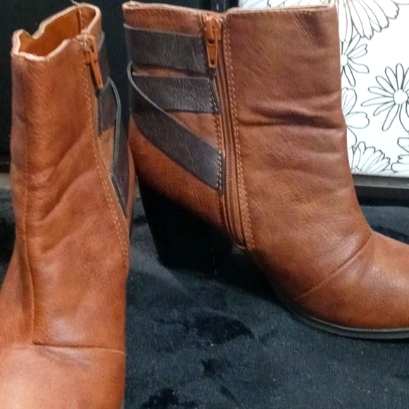 Booties - Picture 4 of 5